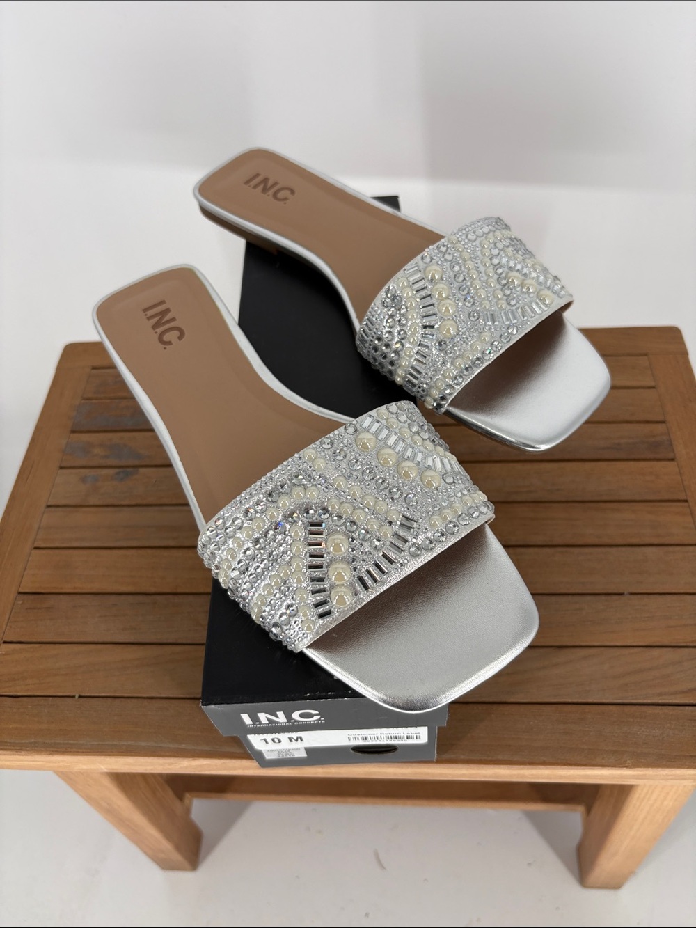New women’s INC International Concepts Silver Beaded sandals size 10 M